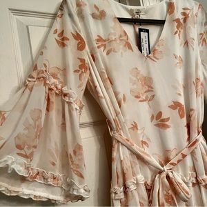 Entro | Boutique Ruffled Dress w/ Peach Florals
